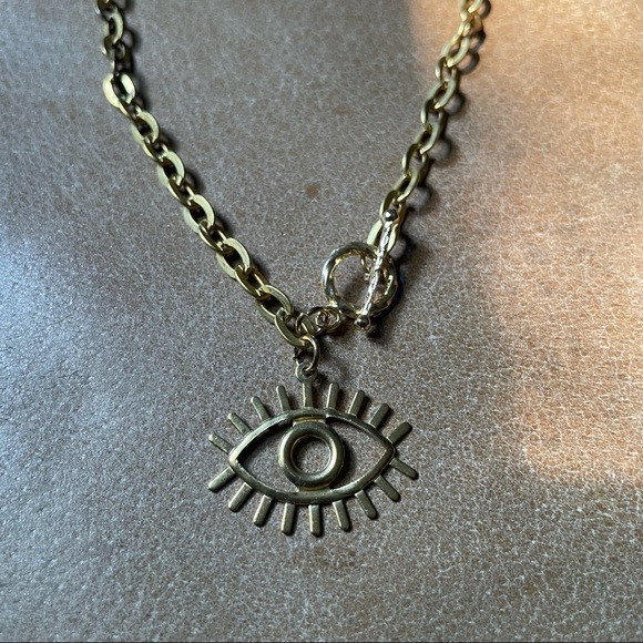 Jewelry - 🧿 Evil eye toggle clasp necklace